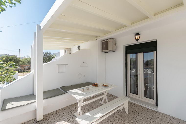 Ground floor apartments for 5 or 6